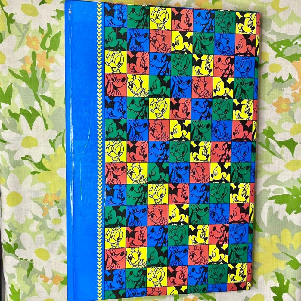 Vintage 90s blue/multicolored Disney faces photo album 🌀